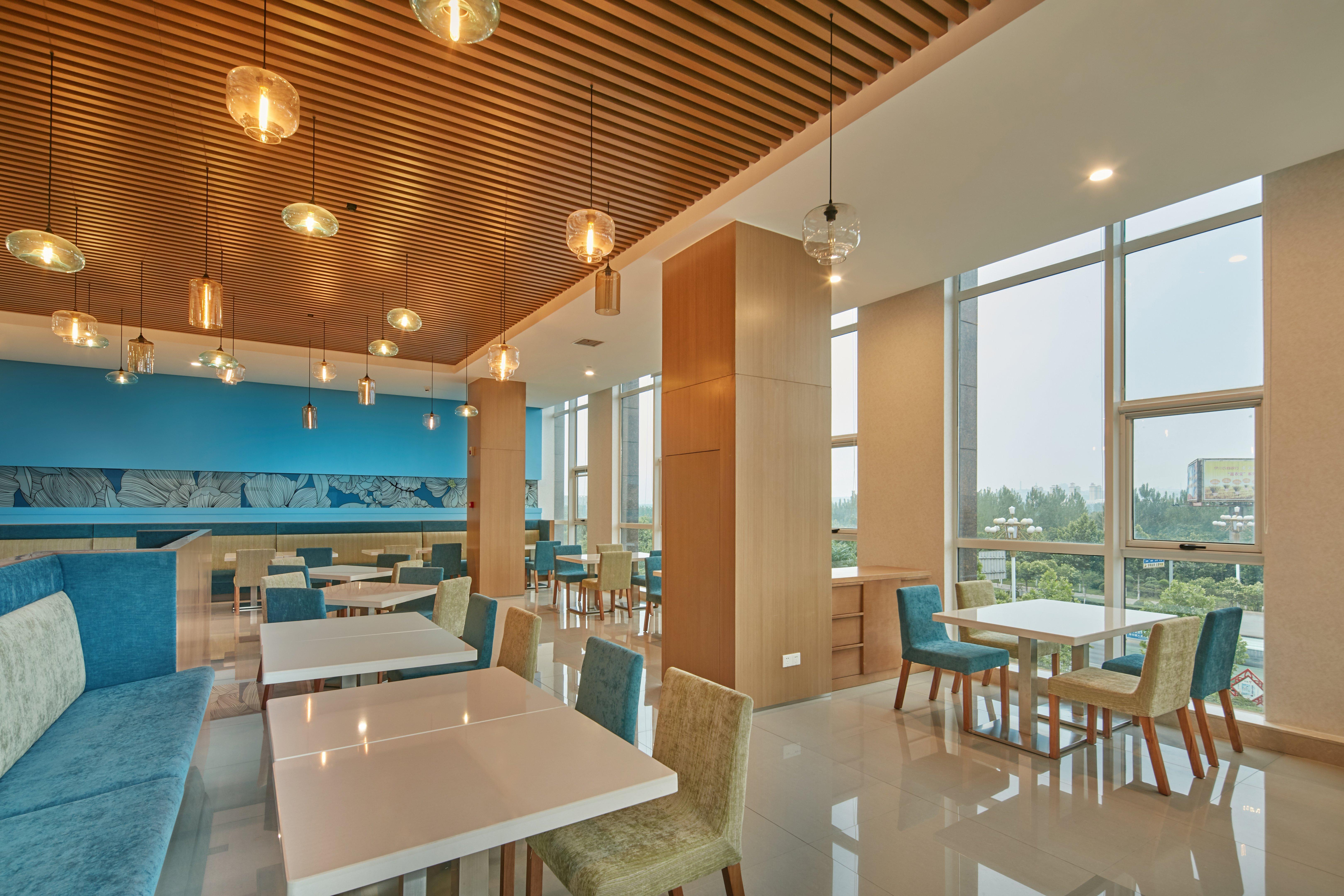 Holiday Inn Express Luoyang Yichuan By Ihg Экстерьер фото
