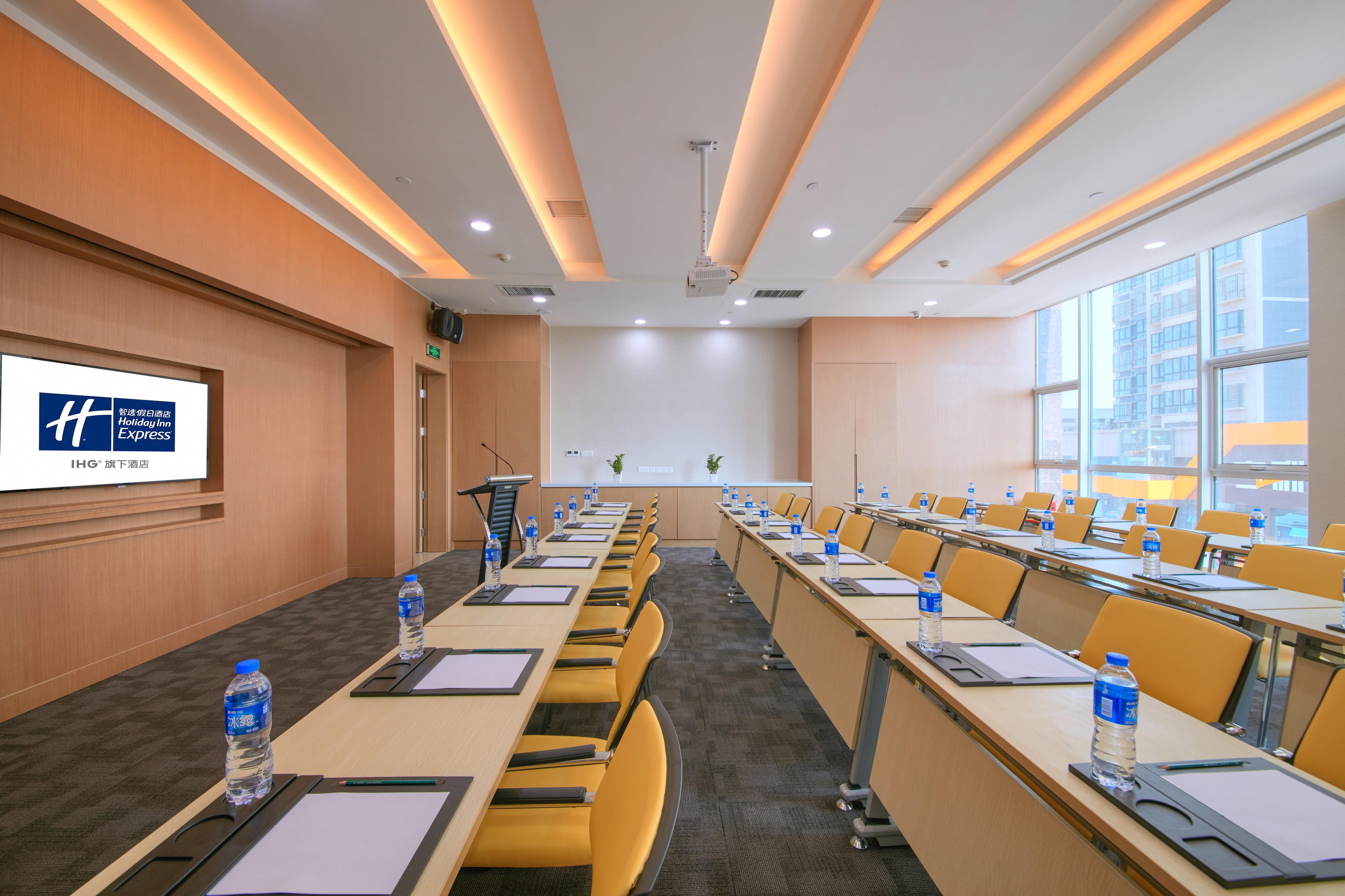 Holiday Inn Express Luoyang Yichuan By Ihg Экстерьер фото